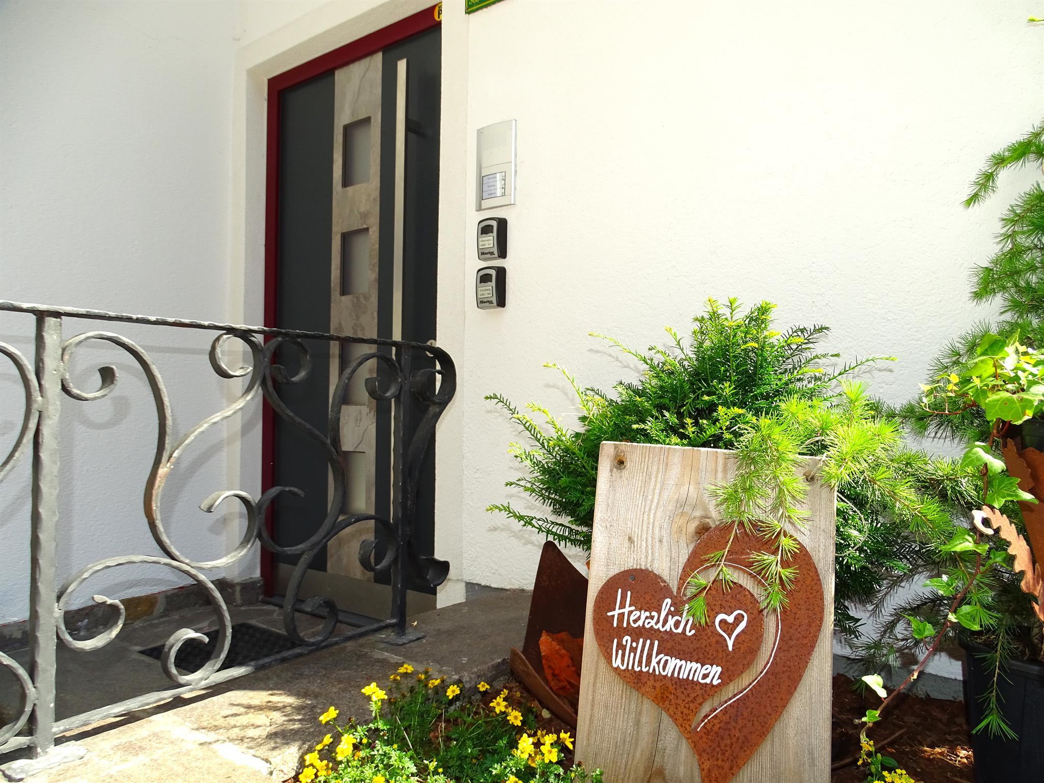 feratel-Appartements Sandhofer - Appartementhaus Mayrhofen im Sommer