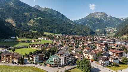 mys-Hotel Pramstraller - Restaurant-Aussenansicht Hotel Sommer