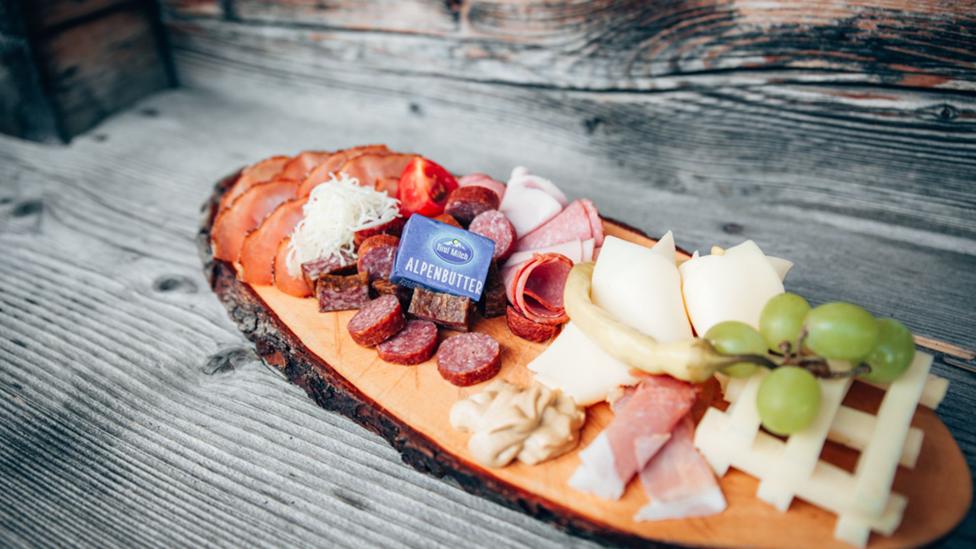 myZillertal_Brettljause_Sommer_Kulinarik (Fügen-Kaltenbach) header