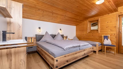 feratel-Almstüberl - Schiestl's Ferienhütten - schlafzimmer bia2023