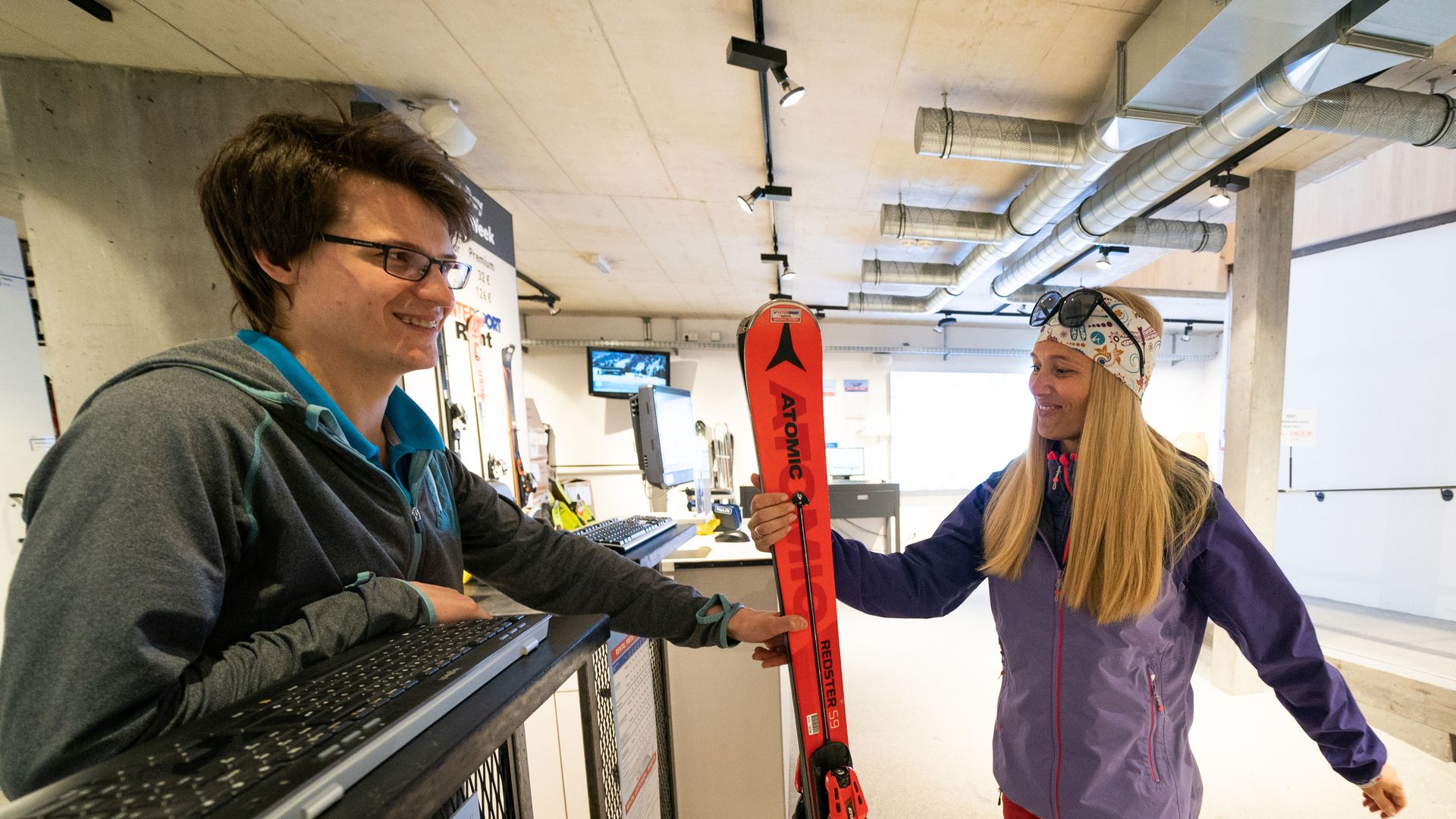 Skiverleih Mayrhofen-Hippach – kompetente Beratung und professionelle Skiausrüstungsausgabe für Wintersportler im Zillertal.