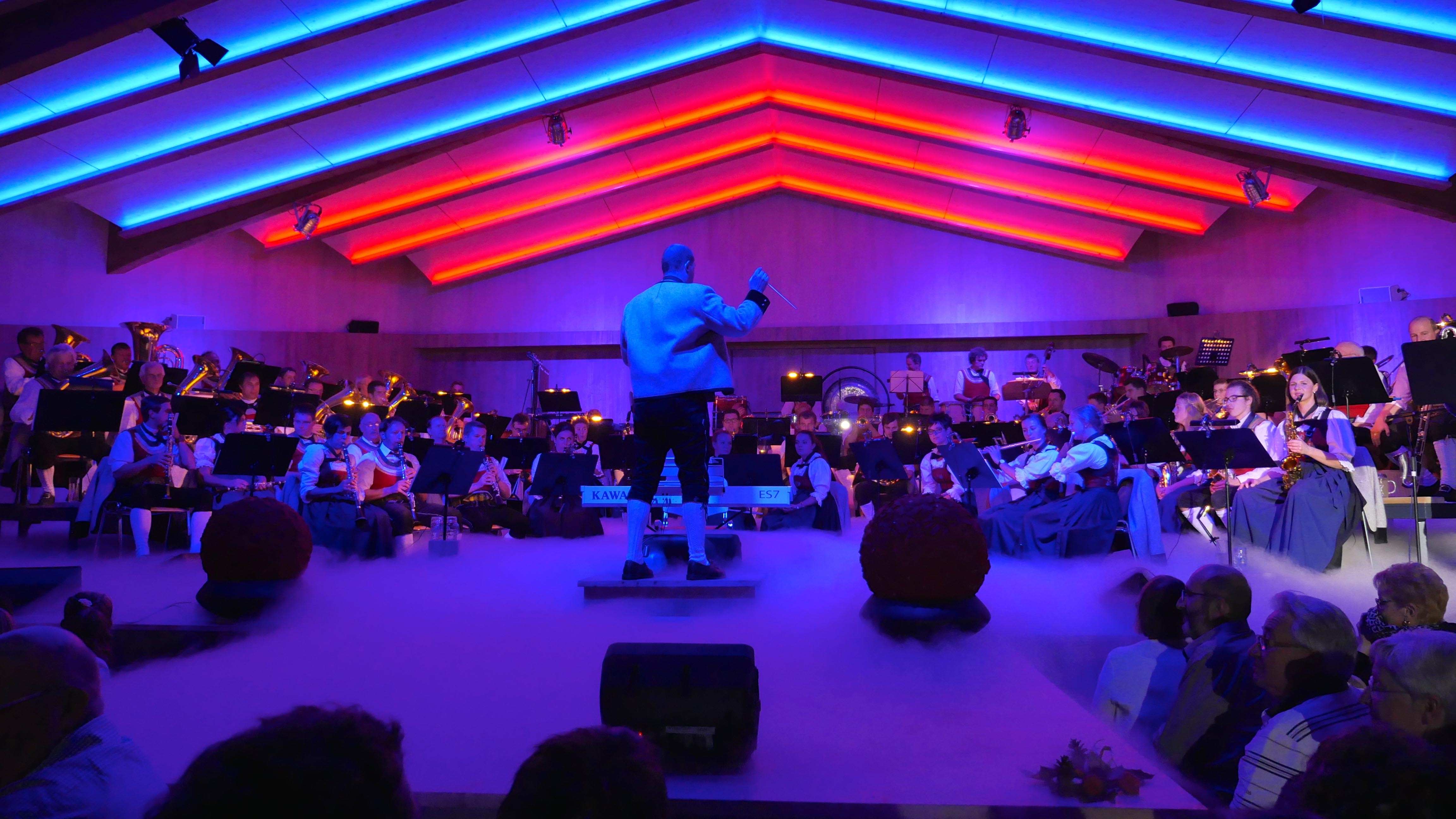 Faszination Blasmusik in der Festhalle in Fügen