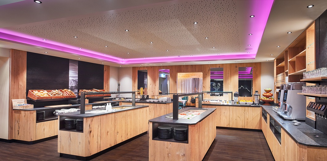 mys-NEPO Breakfast at Hotel Neue Post-NEPO Frühstück