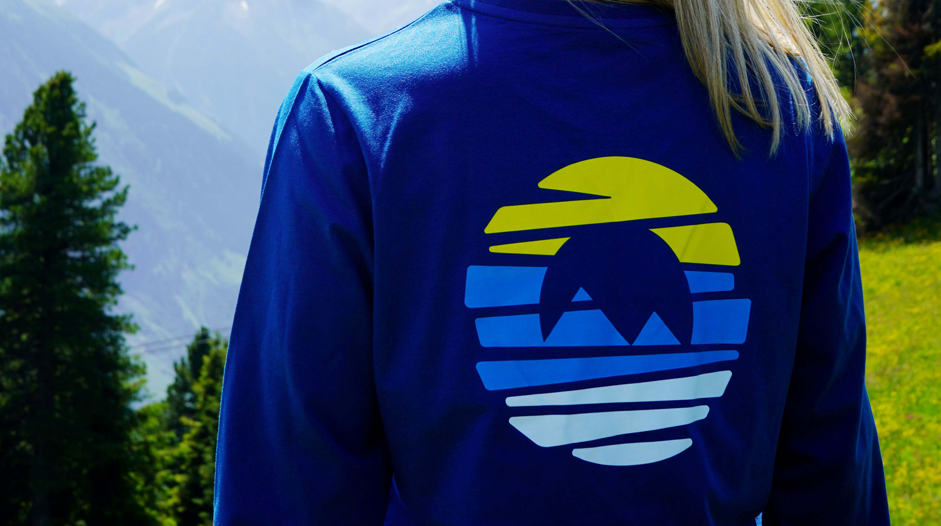 Mountopolis Longsleeve O_hinten.jpg