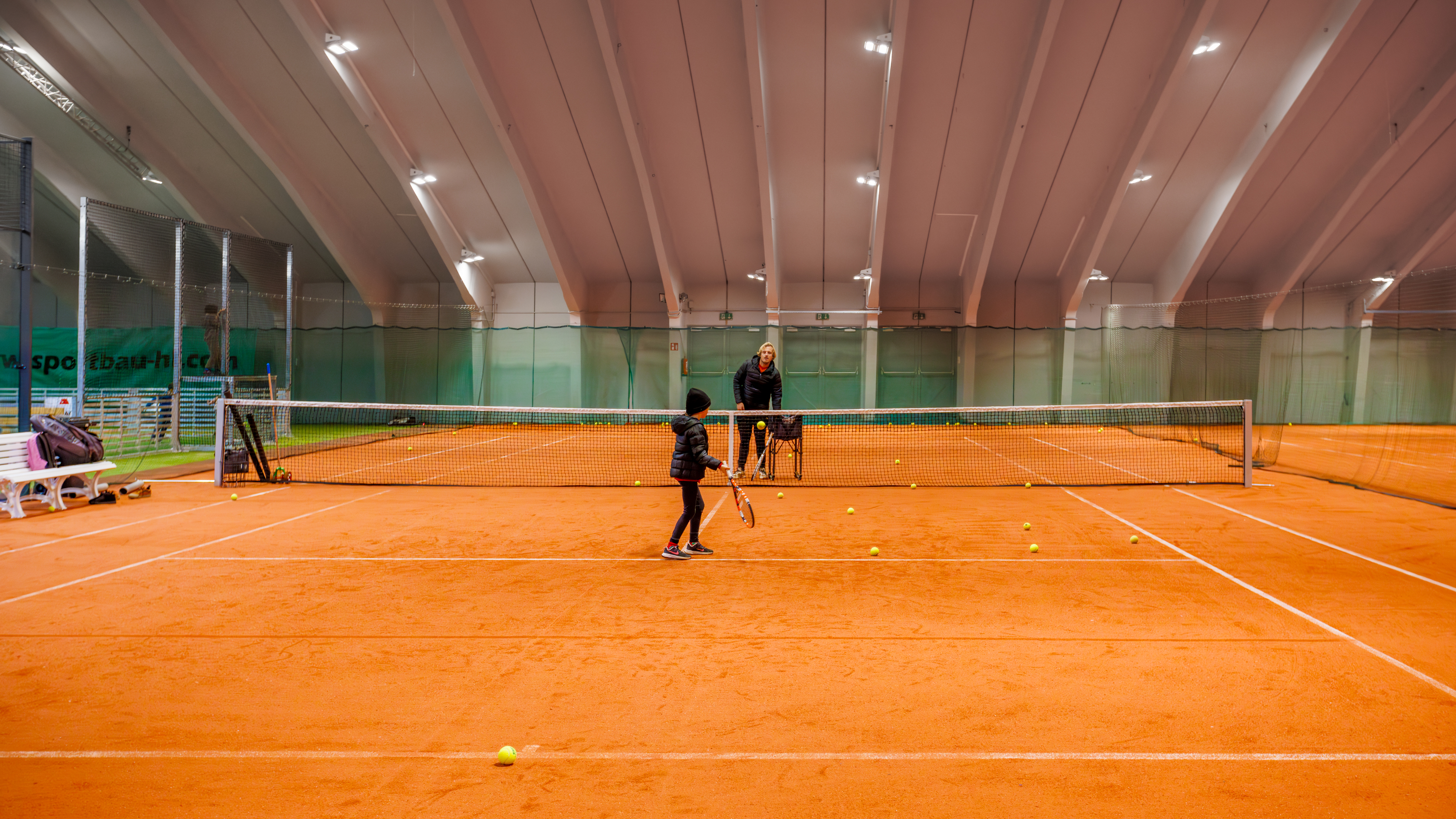 mys-Indoor tennis court and paddle tennis - Hotel Berghof-Tennishalle 2