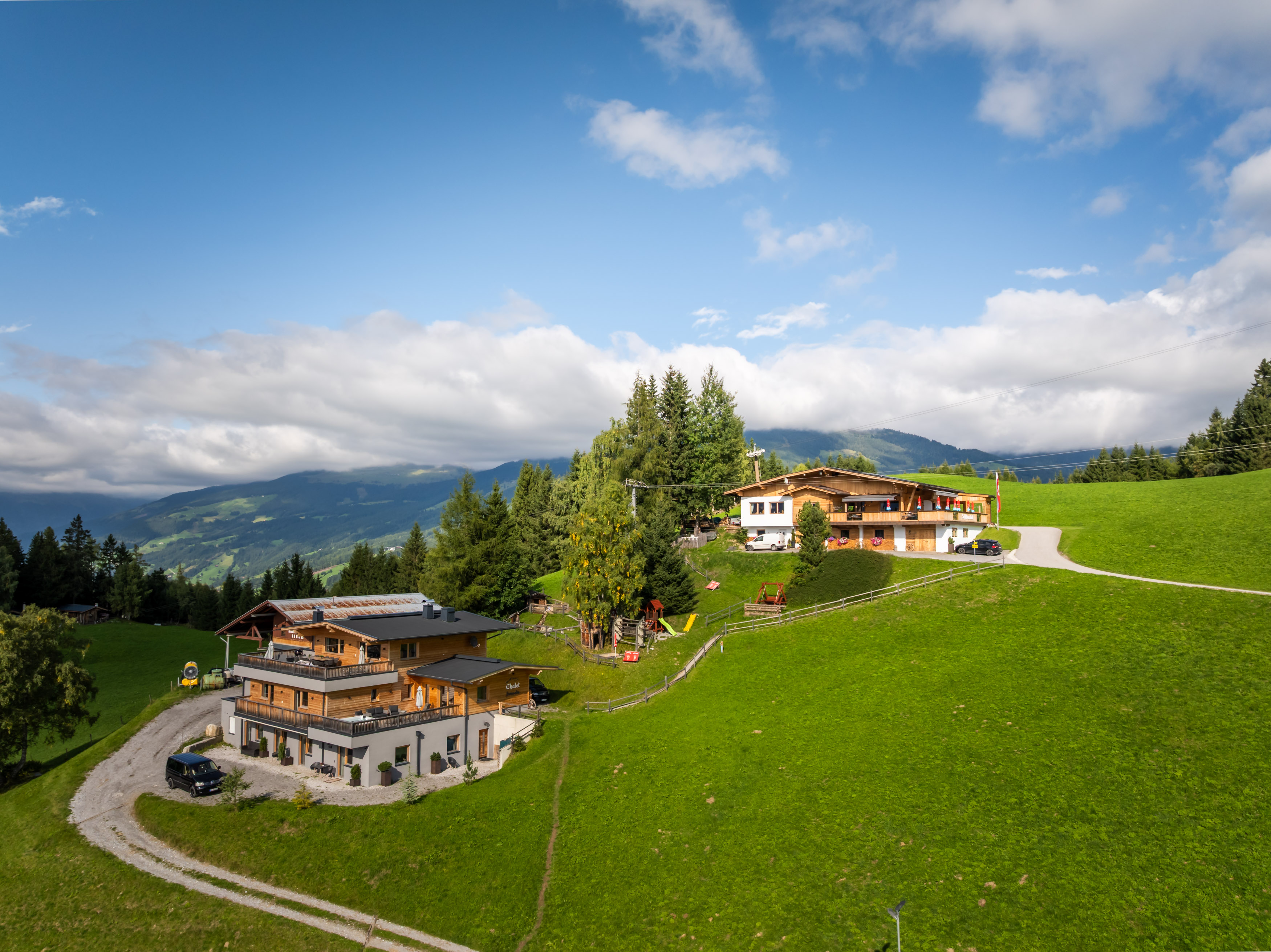 Schlittenstadl + Chalet Sonnalm