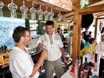 mhf-schnapsroute-kulinarik-krapfenfest-foto-norbert-freundenthaler ©Norbert Freudenthaler