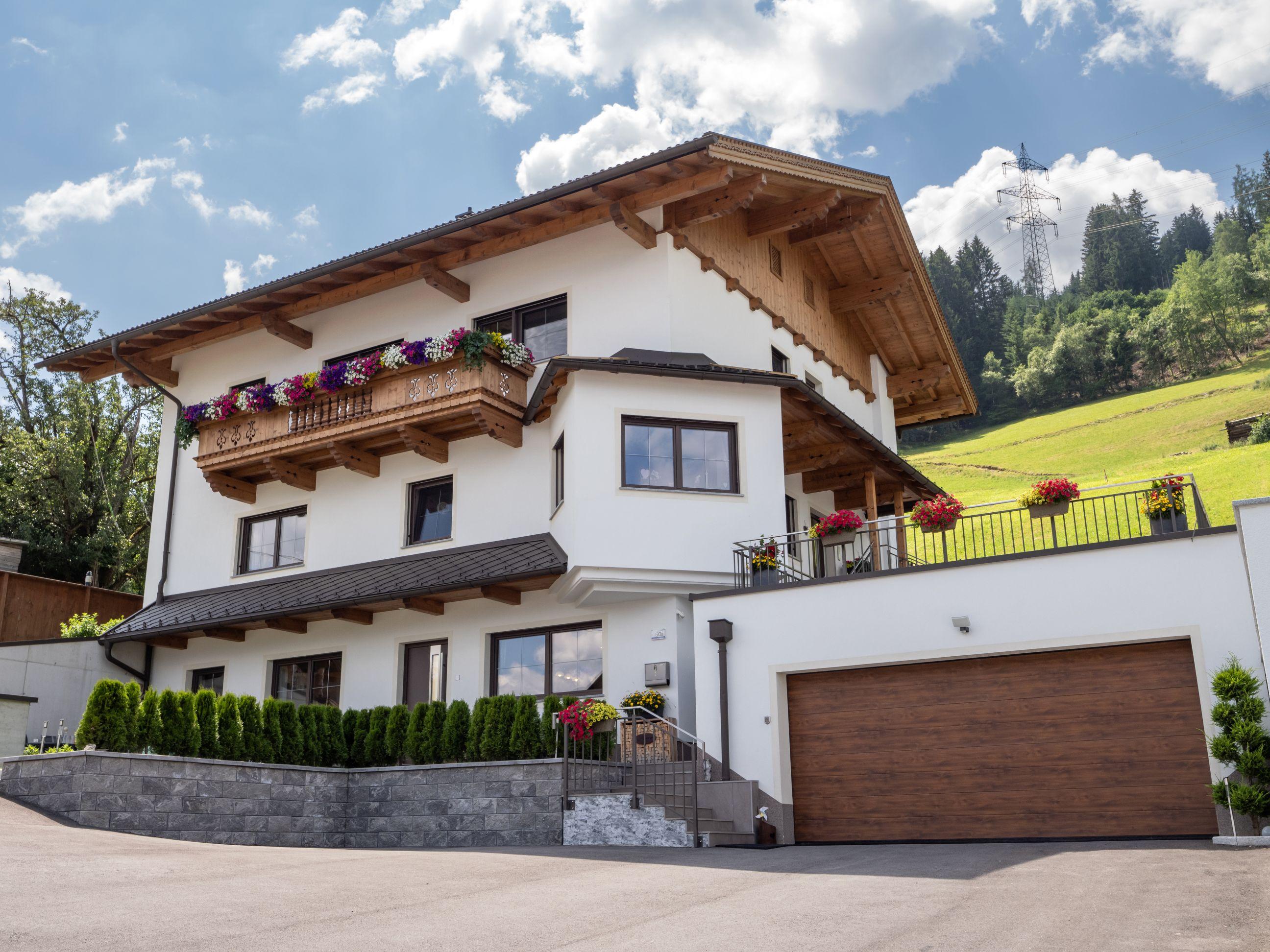 feratel-Ferienwohnung Kircher - Ferienwohnung_Kircher_Aeussere_Embergstrasse_50a_K