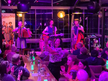 mys-"Mißebner Trio" from Styria featuring accordion world champion Klara Mißebner-Mißebner Trio