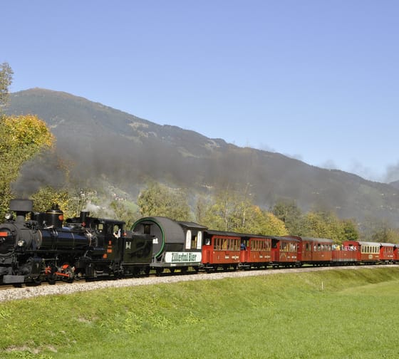 geselliger Dampfzug im Zillertal