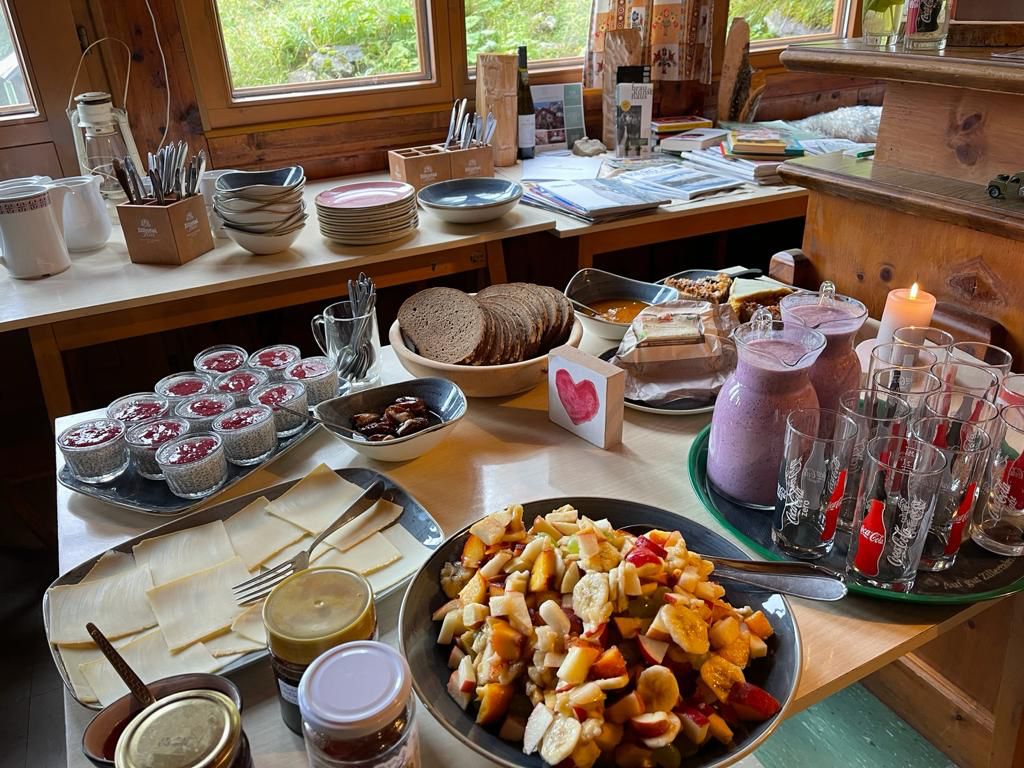 mys-Opening party with Nikkei starry night with overnight stay and breakfast at the Grawandhütte-Frühstück auf der Grawandhütte