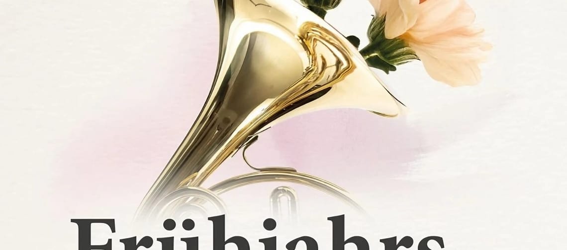 Das Bild zeigt ein Horn mit Blumen, das Logo der BMK Hippach sowie "Frühjahrskonzert"