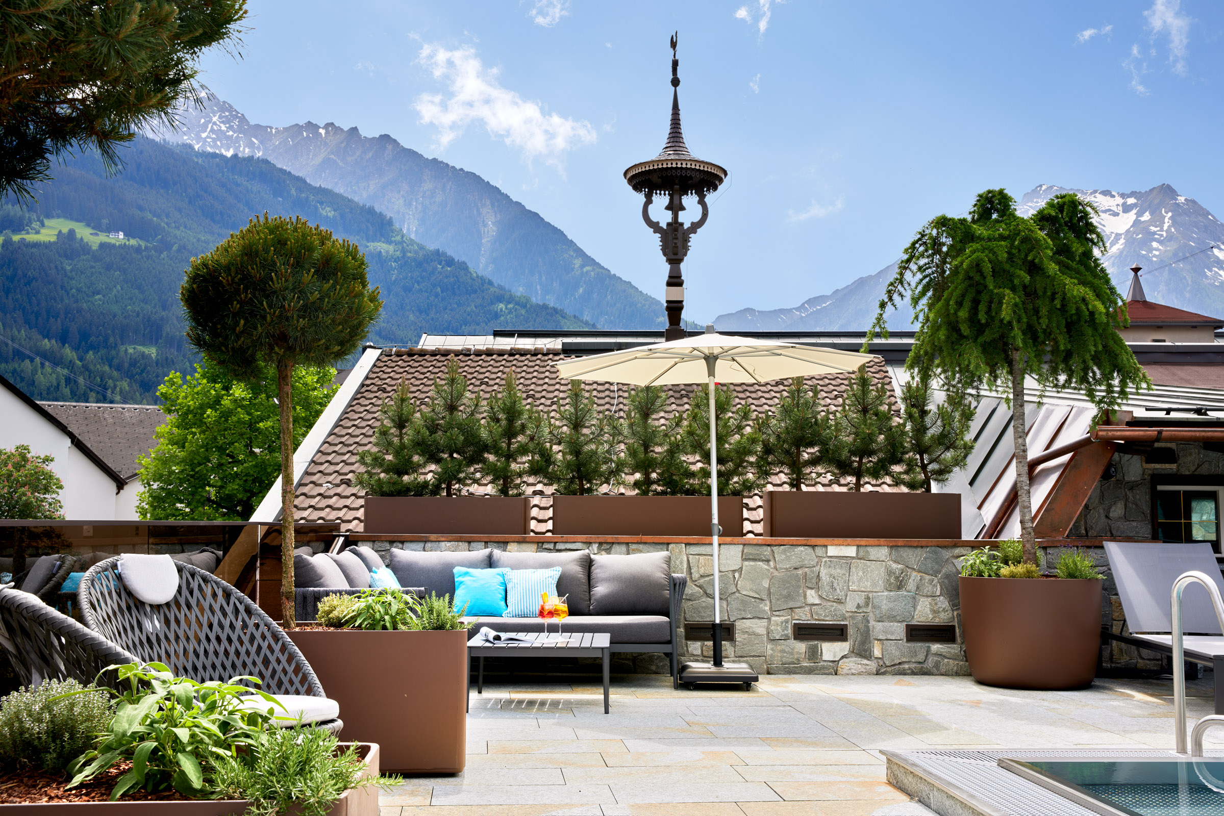 mys-Nepo Day Spa Premium at Hotel Neue Post 4*s-Lounge am Außenpool