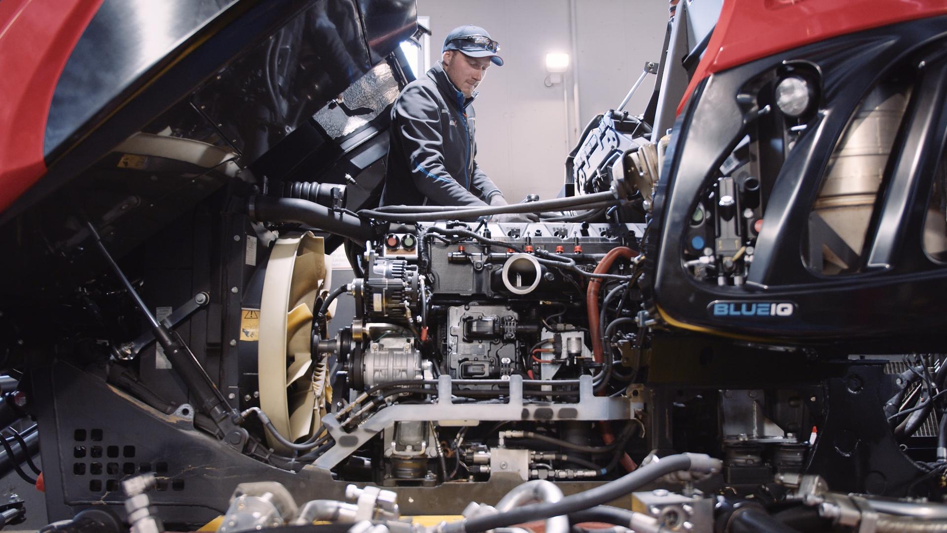 Pistenbully-Werkstatt am Hintertuxer Gletscher