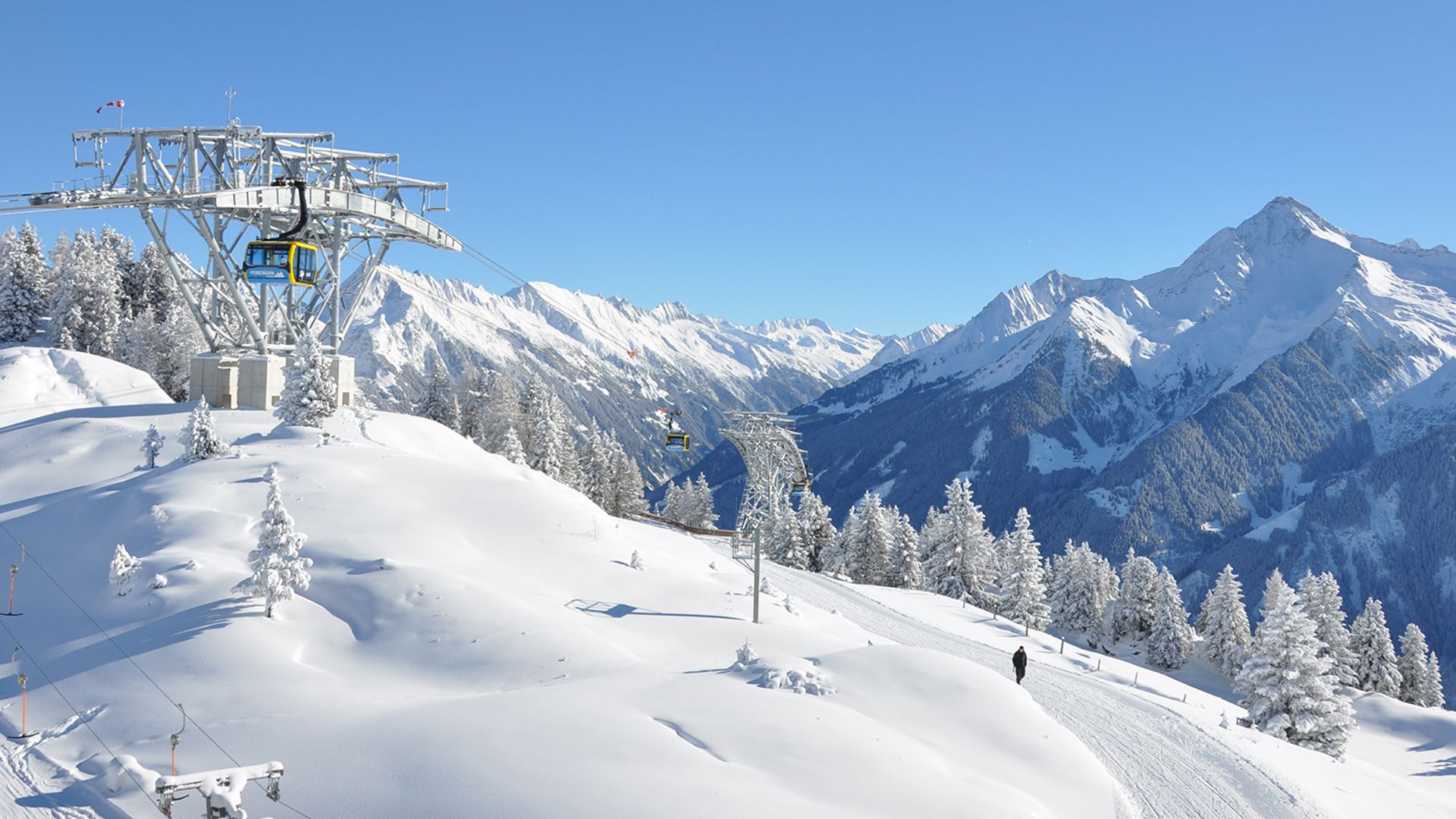 WinterHiking on the mountain in the Zillertal Valley