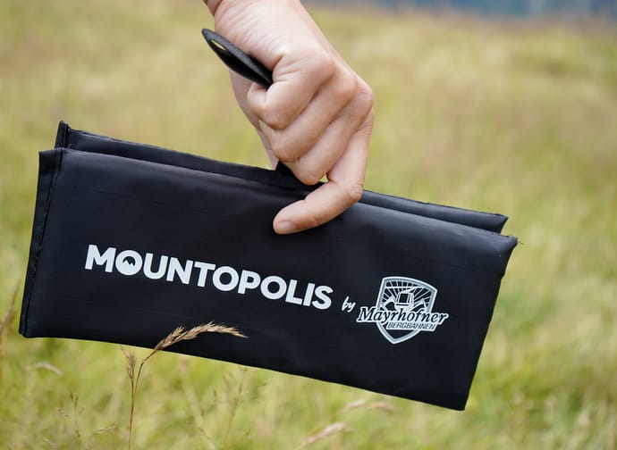 Mountopolis seat cushions in the mountain landscape of Mayrhofen