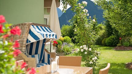 feratel-Apart Heim - Tisch im Garten