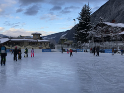 mys-Eislaufen in Mayrhofen-Eislaufplatz Mayrhofen