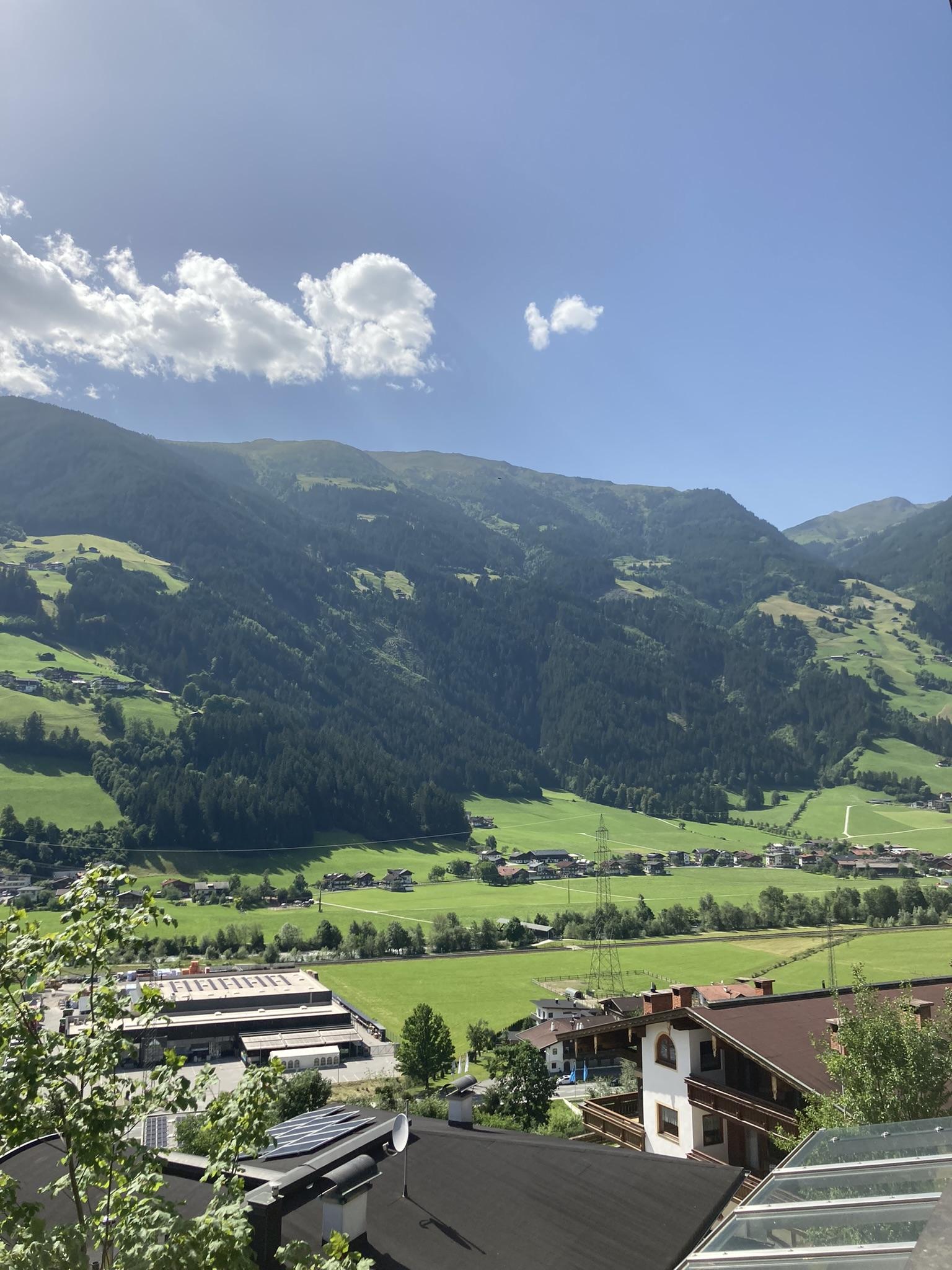 feratel-Margit Eberharter - Eberharter Margit, Zillertal, Aussicht Sommer 3