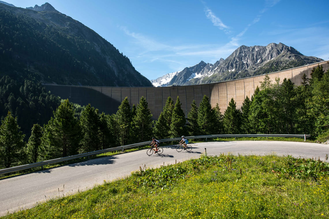 Bike tour to the Schlegeis dam wall