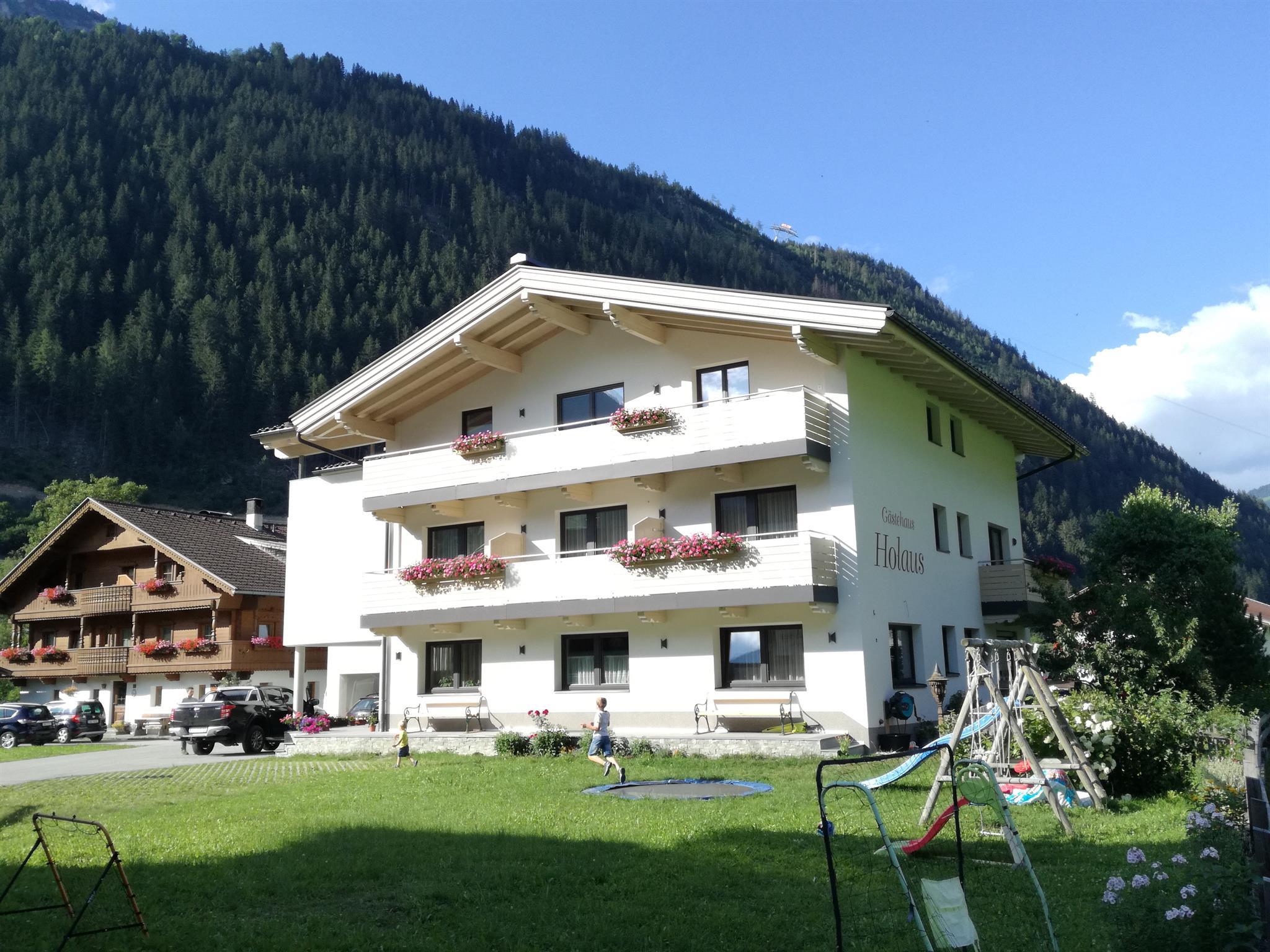 feratel-Gästehaus Holaus - Gästehaus Holaus Straßenansicht