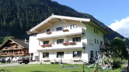 feratel-Gästehaus Holaus - Gästehaus Holaus Straßenansicht