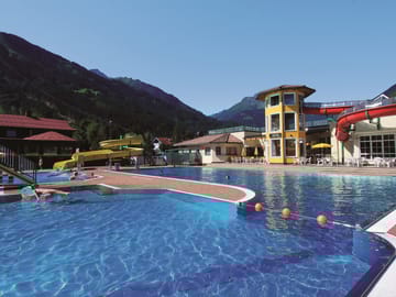 mhf-summer-swimmingpool-foto-cicero-design-and-print ©Cicero Design und Druck