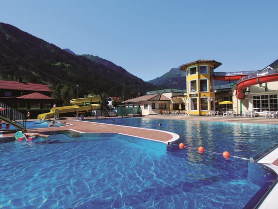 mhf-summer-swimmingpool-foto-cicero-design-and-print ©Cicero Design und Druck