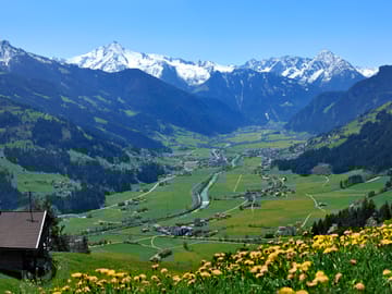 mhf-blick-auf-die-ferienregion-mayrhofen-hippach-foto-paul-suerth ©Paul Sürth