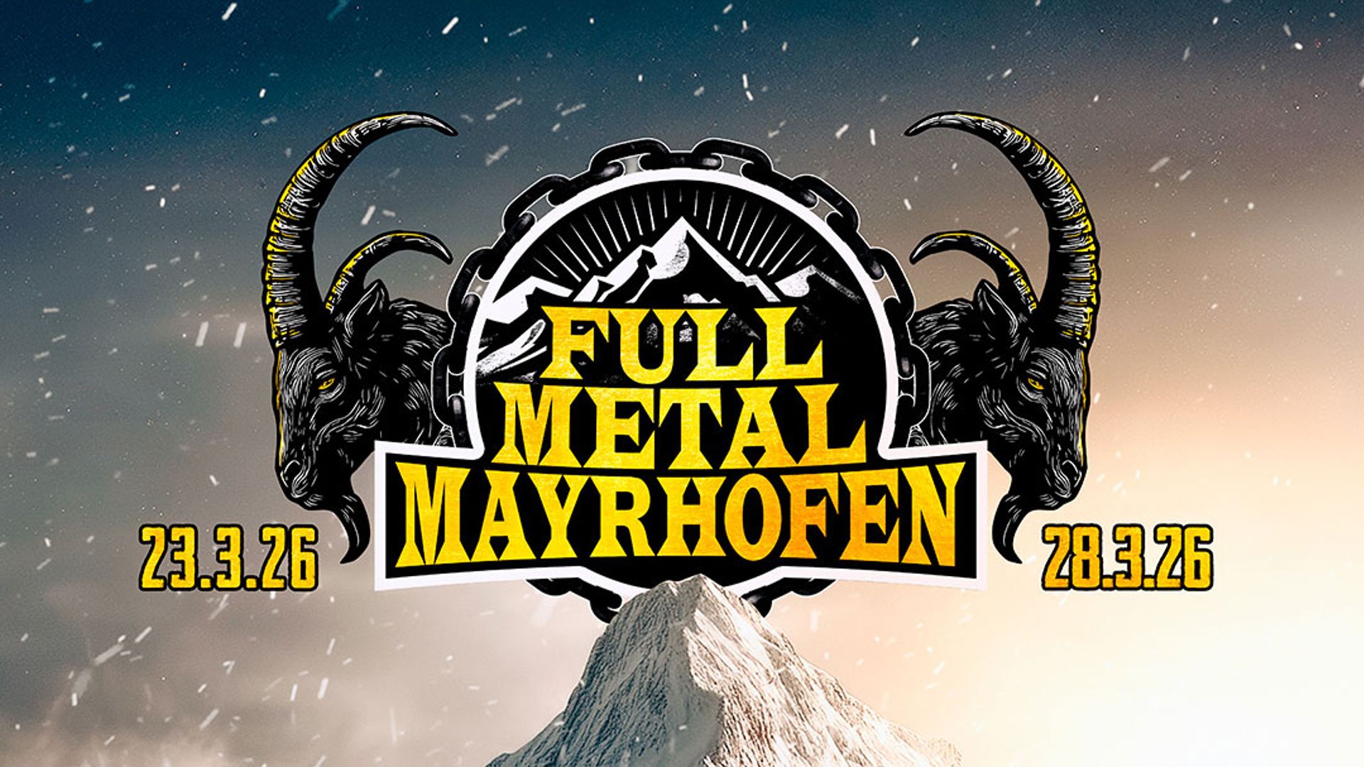 Banner mit Berglandschaft, darüber ein Logo mit zwei schwarzen Steinbockhörnern und dem gelben Schriftzug „Full Metal Mayrhofen“. Links und rechts stehen in Gelb die Daten „21.3“ und „22.3“