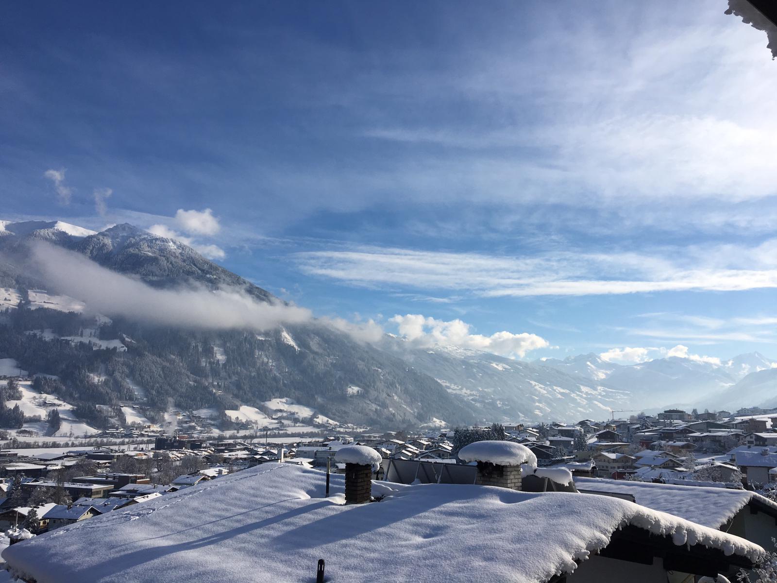 feratel-Appartement Fiechtl - Winterimpression Aussicht Wohnküche Appart 1 11.01
