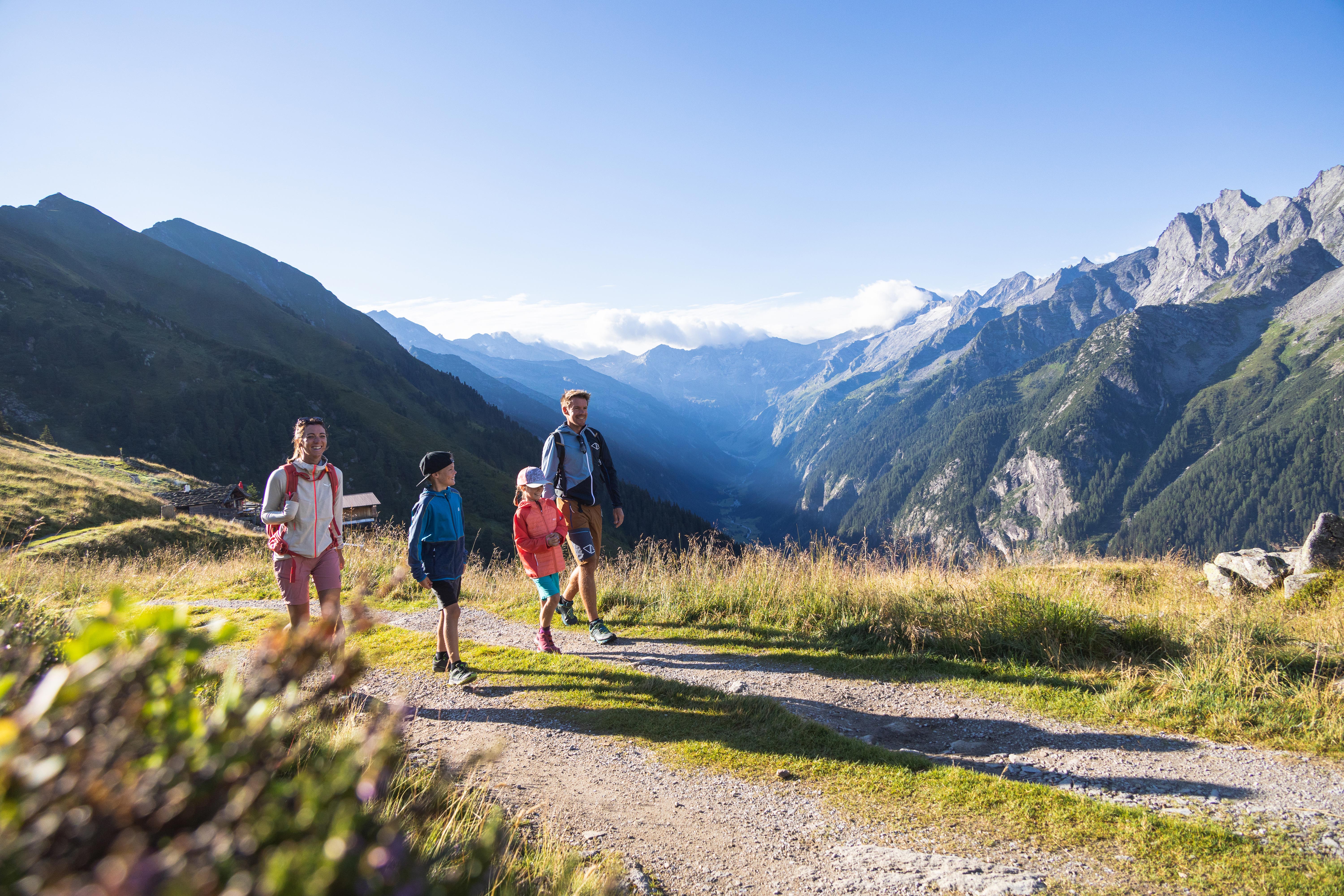 Hiking with the whole family in Mayrhofen-Hippach
