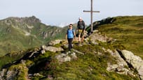 Moderate hike to a summit cross in the Mayrhofen-Hippach holiday region