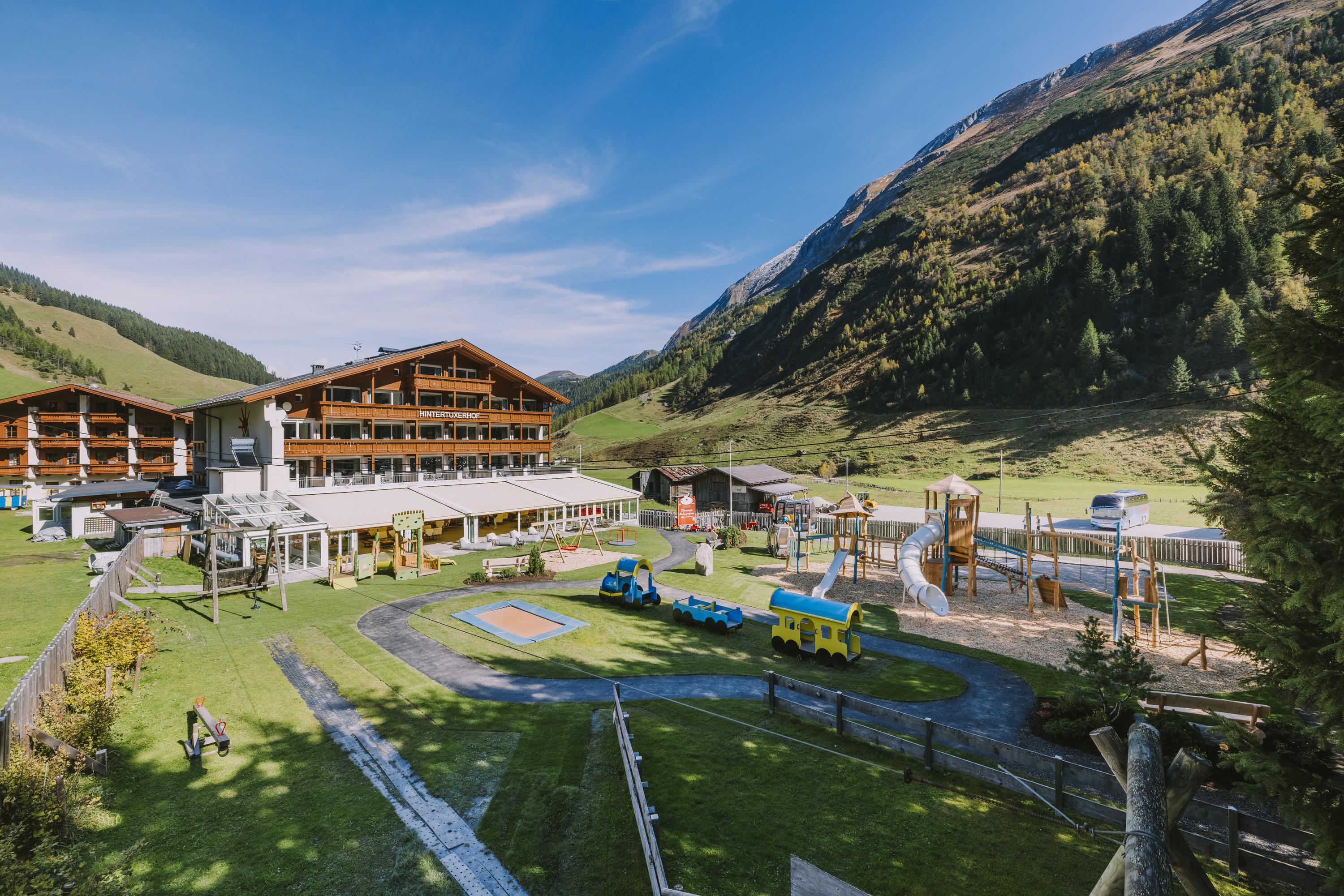 feratel-Hintertuxerhof, Kinder- & Gletscherhotel - HTH_Spielplatz_Herbst_2025_HR_112