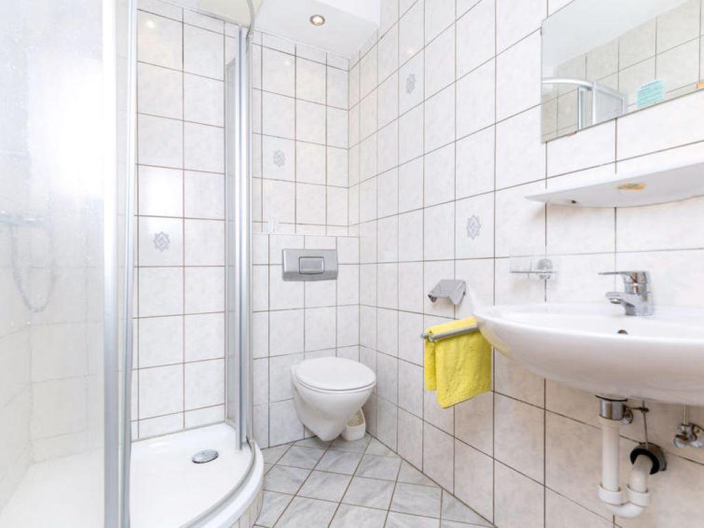 feratel-Trummlerhof - Brennhüttl - Brennhüttl Badezimmer unten