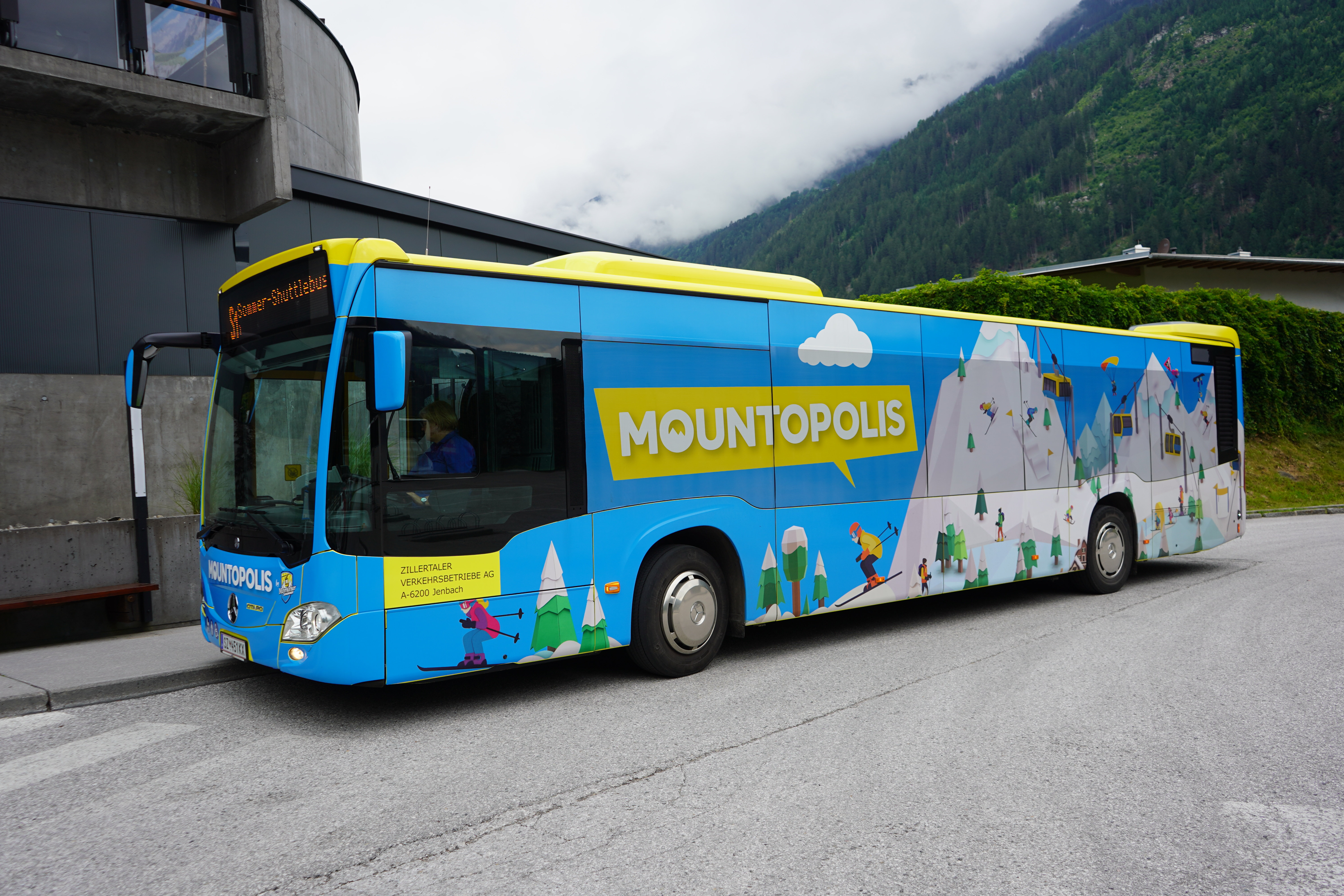 Guest bus or skibus in Mayrhofen-Hippach