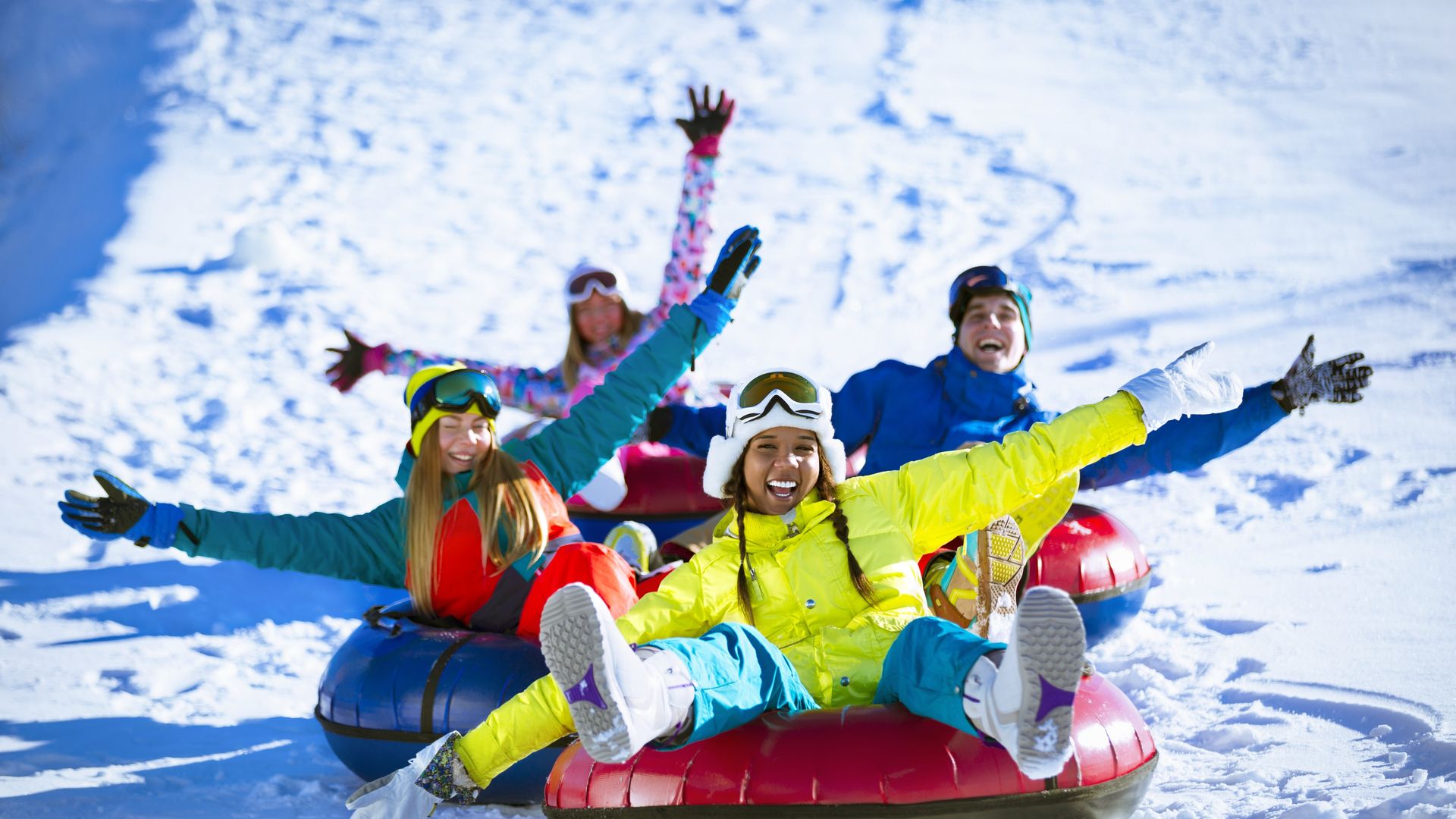 Winterzauber Ginzling bietet Snowtubing, Rodeln, Skifahren, Langlaufen und vieles mehr.....