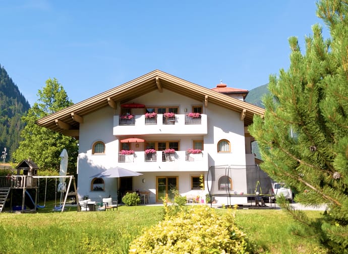 feratel-Villa Amsel - DJI_20250618170025_0103_D.00_32_02_29.Standbild006