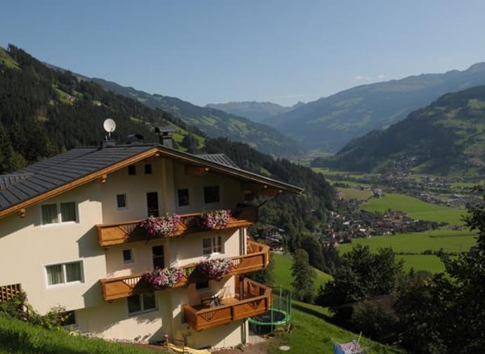 feratel-Ferienwohnungen Wiesberg - Haus mit Panoramablick im Sommer