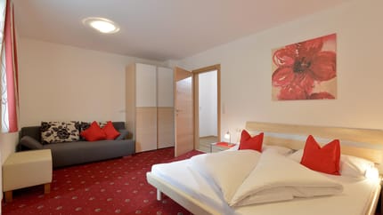 feratel-Ferienhaus Gredler - Zimmer mit Schlafcouch im Alpenröschen/ -veilchen