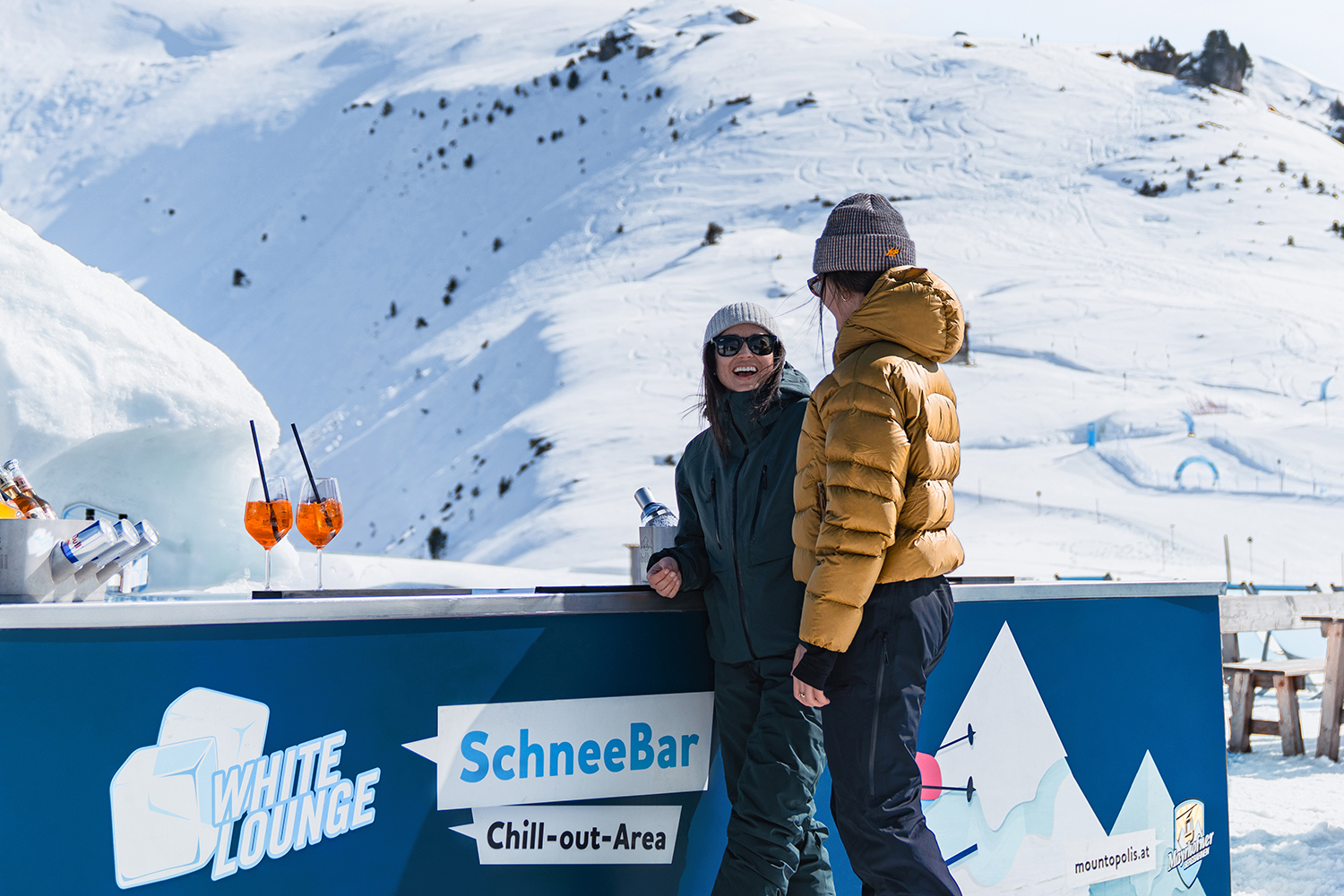 mbb_mountopolis_Sonnenskilauf_Whitelounge Kopie.jpg