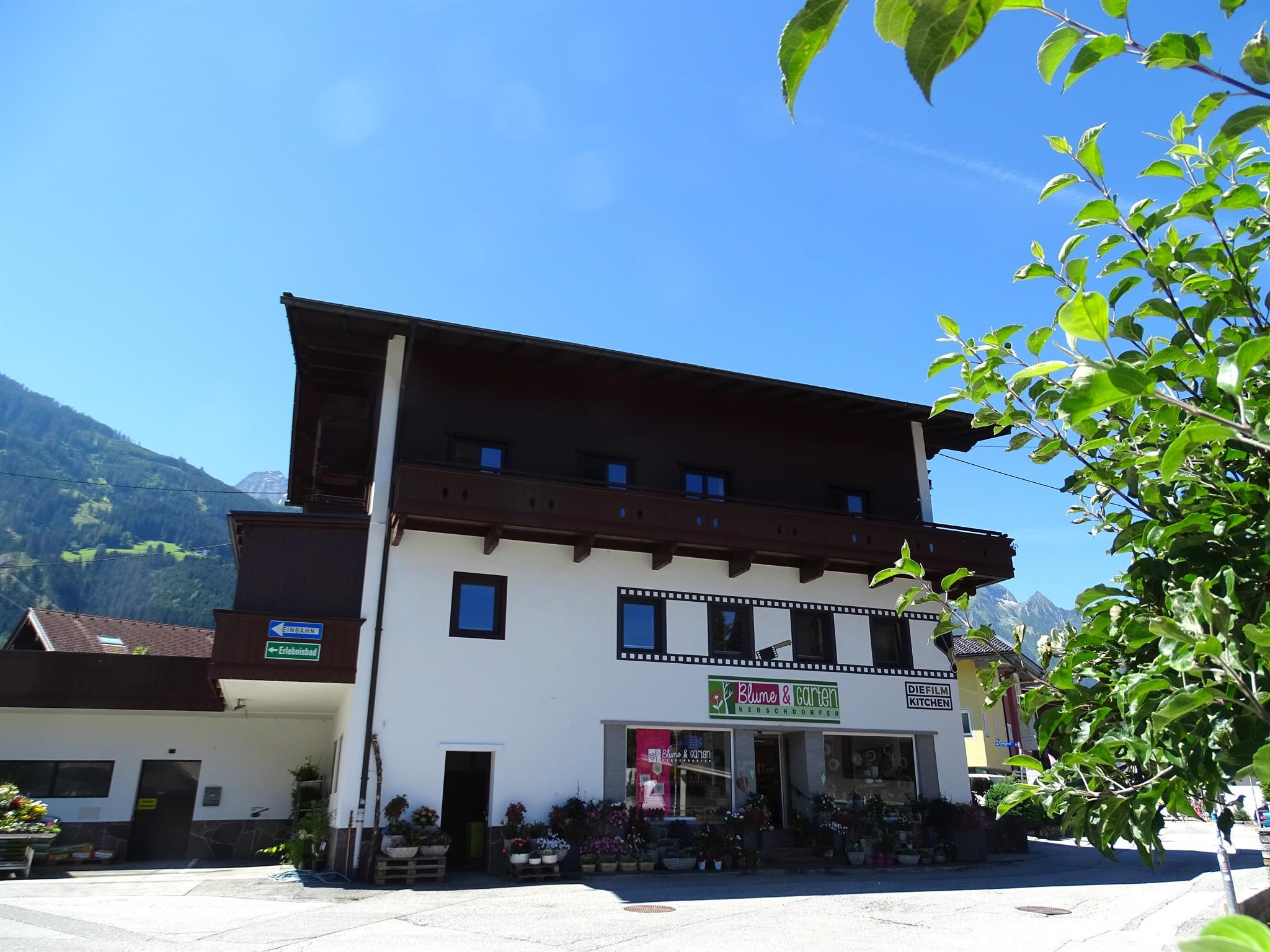 feratel-Appartements Sandhofer - Appartementhaus Mayrhofen im Sommer