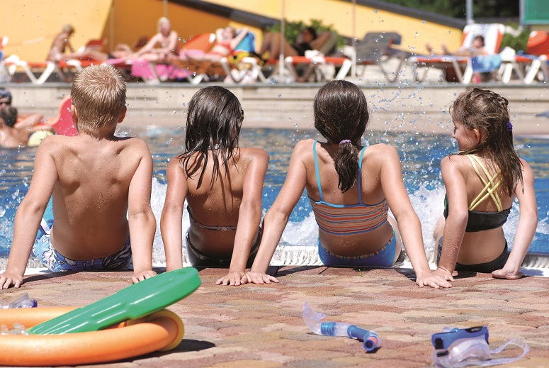 mys-Entrance outdoor pool at the Erlebnisbad Mayrhofen-Erlebnisbad Mayrhofen - Freibad