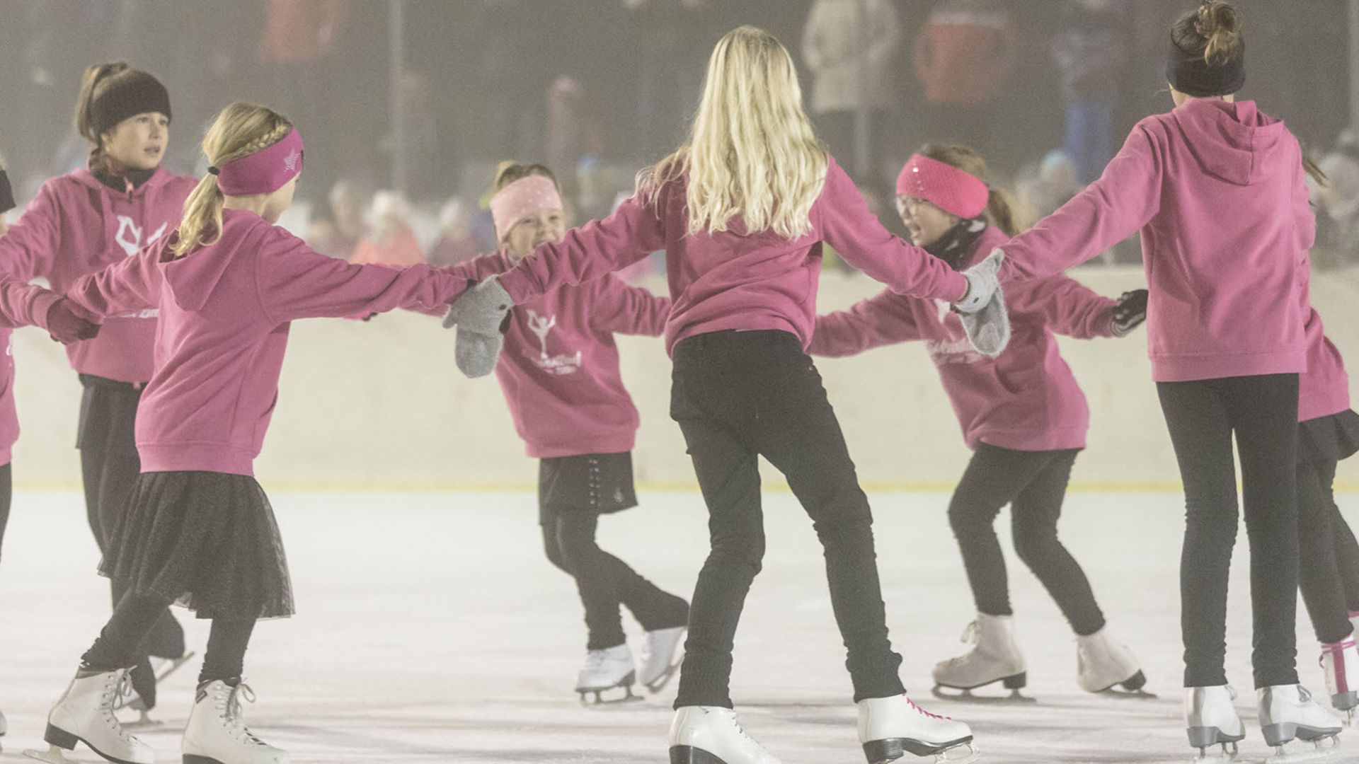 Ice skating in Zillertal Ice Skating for kids in Zell in Zillertal