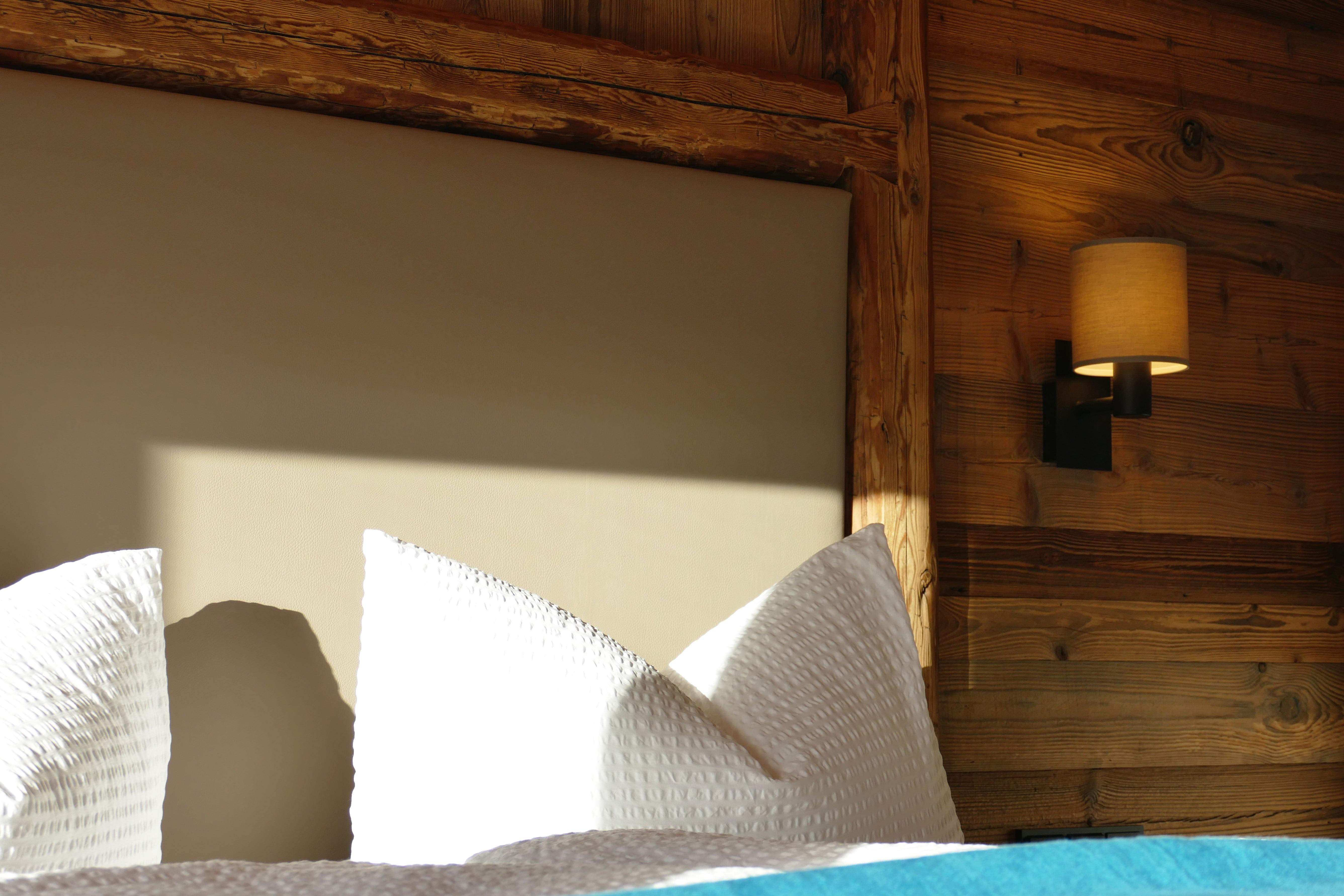 feratel-Das Schrofen - ChaletDasSchrofen_04-Zimmer-min