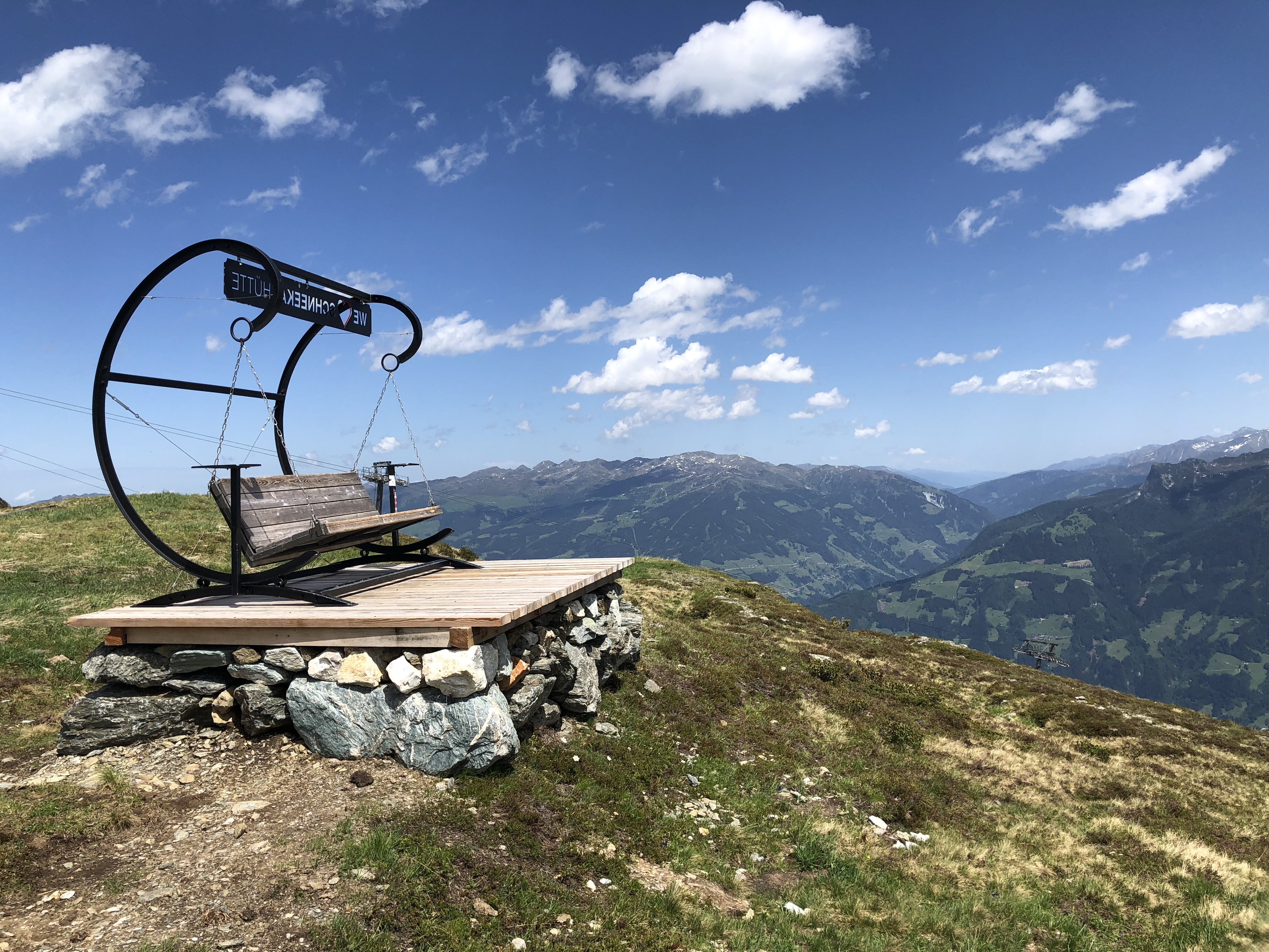 Schneekar Schaukel Ausblick