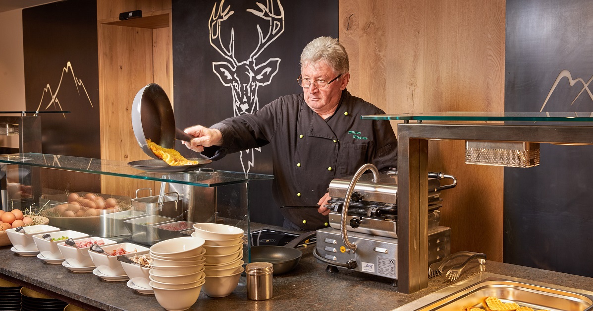 mys-NEPO Breakfast at Hotel Neue Post-NEPO Frühstück