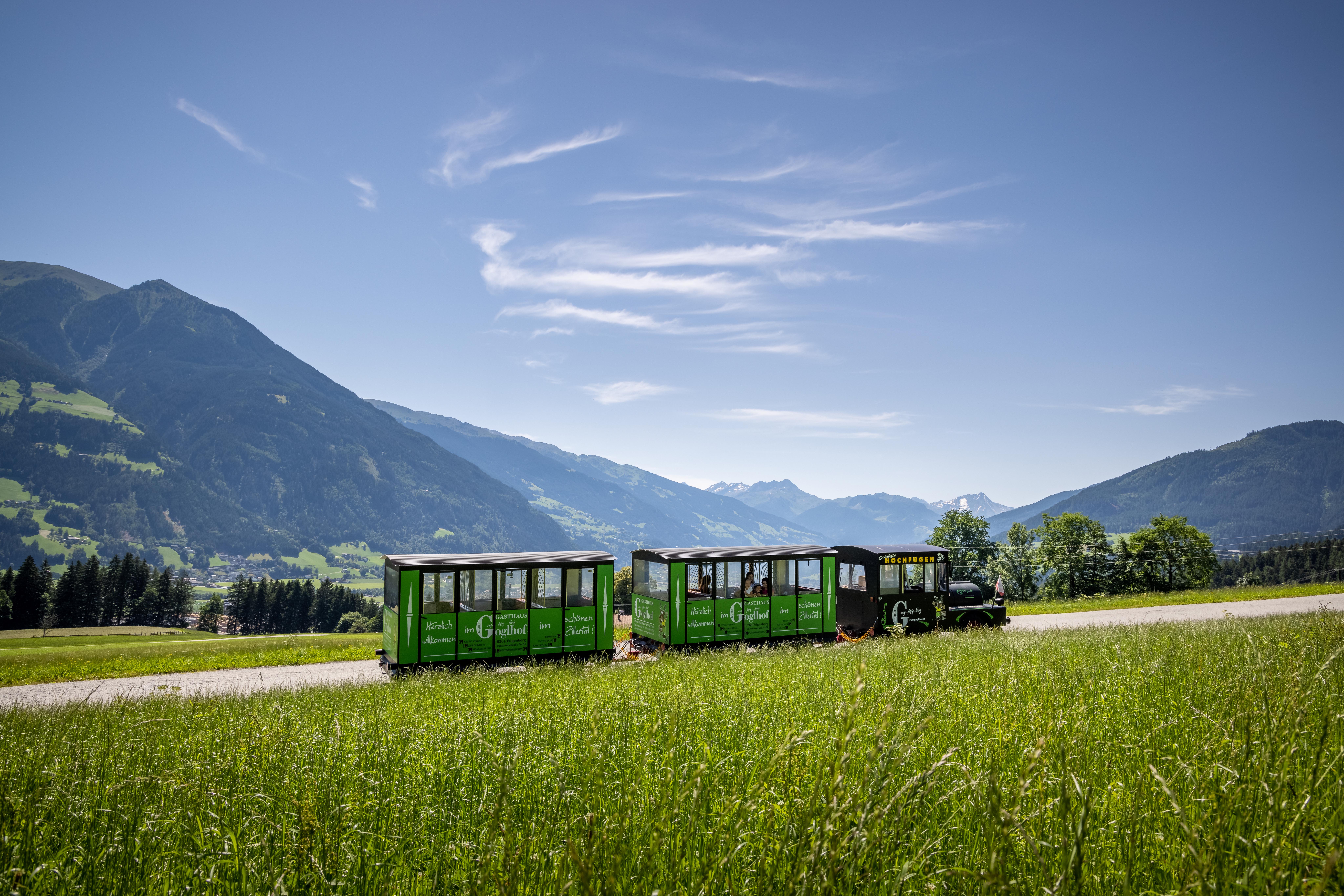Dorfrundfahrt im Rahmen des Kinderprogramms