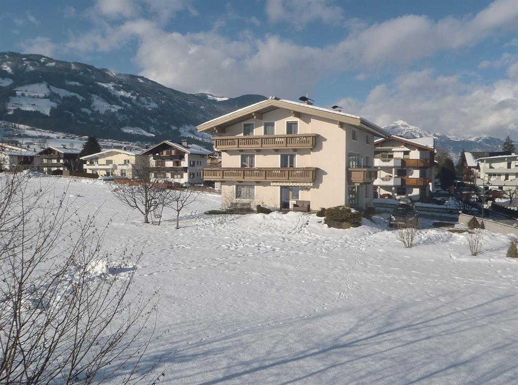 feratel-Zillertal Appartements Abendstein Uderns - Hausansicht Winter