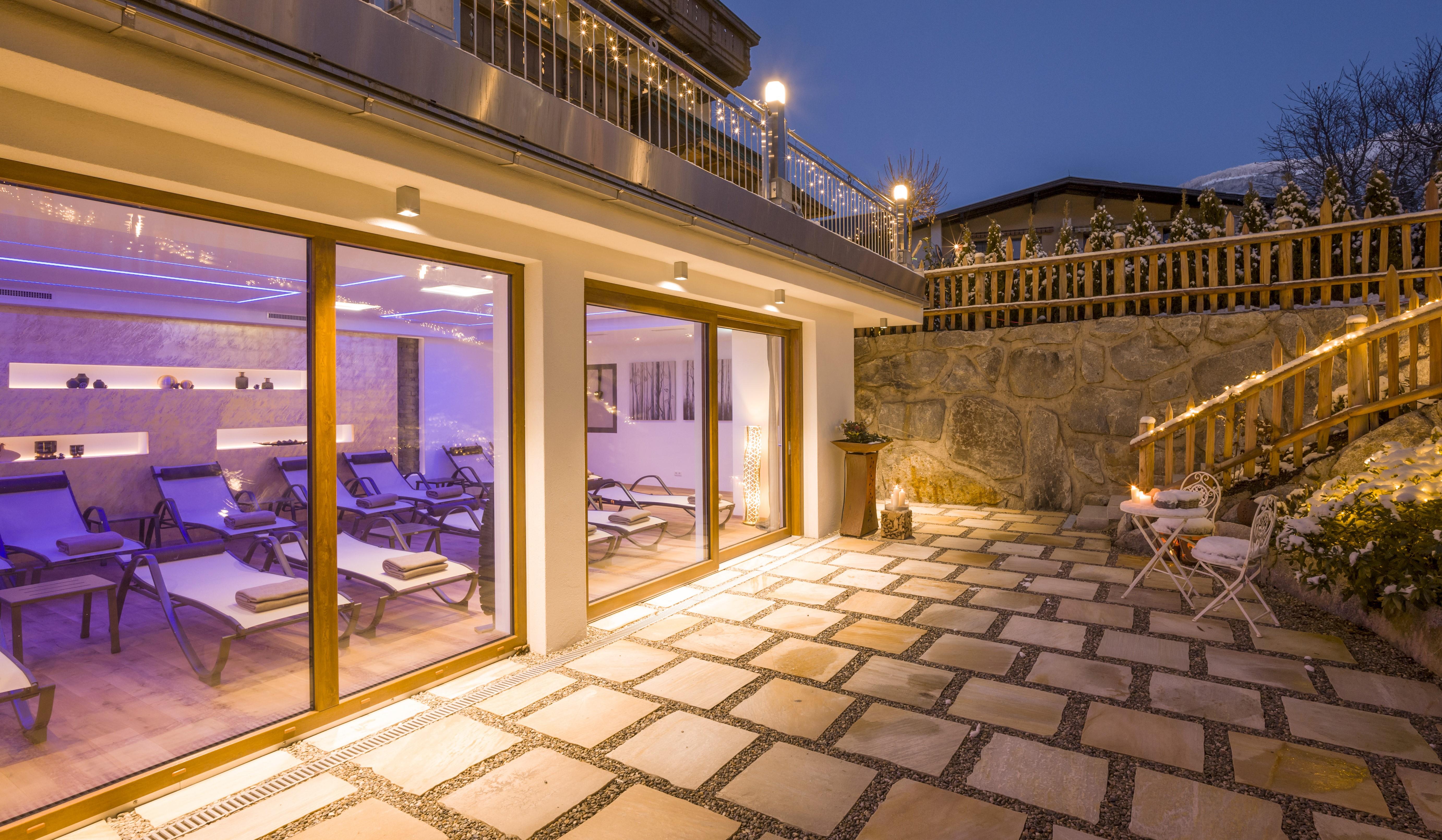 feratel-Hotel Landhaus Zillertal - Landhaus_Zillertal_Pankrazbergstrasse_27_Fuegen_We